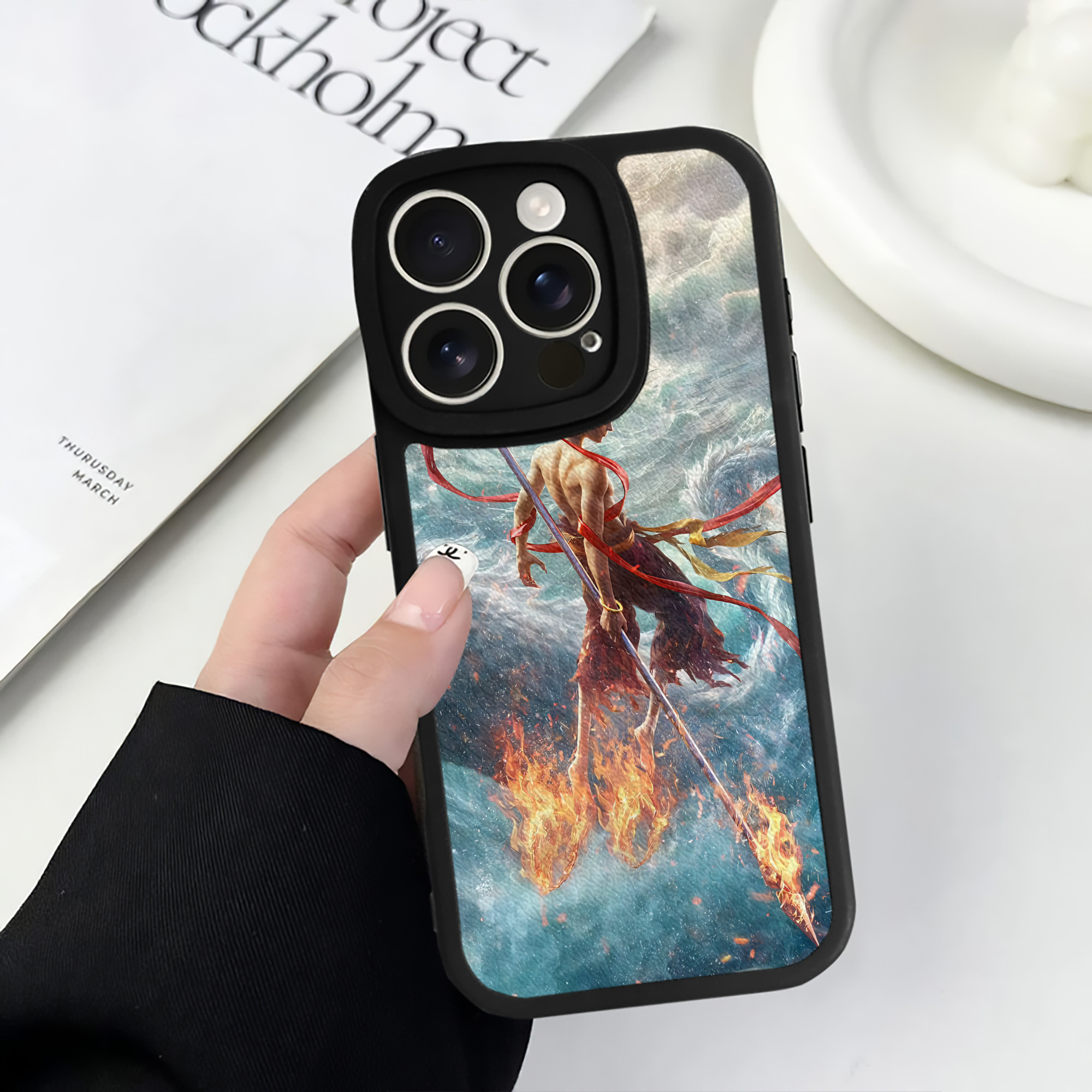 （画像用） Ne Zha 2 ナタ 魔童の大暴れ 【iPhone 16シリーズ対応】シリコンスマホケース（レザー調） 材質：シリコン